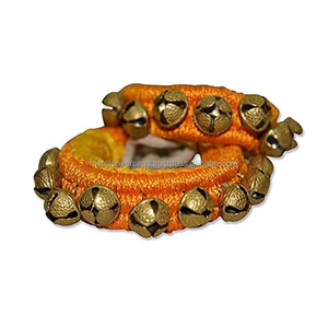Paire de chevillères Ghungroo plaquées faites à la main avec de grands clochettes en laiton pour la danse classique et folklorique indienne - Product Image 1