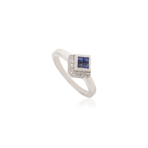 Hermoso Anillo Minimalista de Plata de Ley 925 con Zafiro Azul Natural Corte Princesa y Diamantes Redondos en Forma de Cometa - Product Image 3