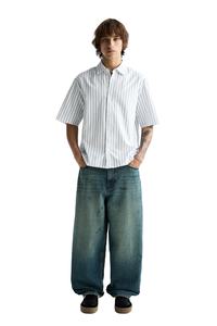 กางเกงยีนส์ผู้ชายทรงหลวมสไตล์ใหม่คุณภาพพรีเมียมขายส่ง แฟชั่นลำลองแบบสบายๆ  สามารถสั่งตัดเย็บได้ - Product Image 5