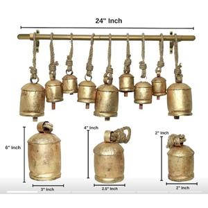 Campana de Metal Chapada en Oro Hecha a Mano, Adorno Navideño Antiguo - Product Image 3