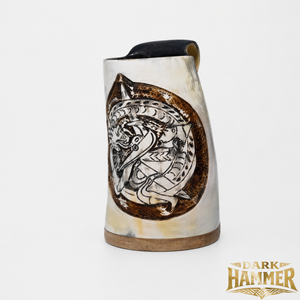 Mug en corne de buffle gravé à la main, écologique, avec base en bois, mug à bière en corne naturelle, chopes médiévales pour bière. - Product Image 1