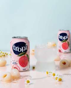 Boisson Tropi Juice 330ml en canette aluminium courte, 100% purée de fruits, faible en gras, stérilisée, fraîchement pressée, 5 Brix, pastèque et fruit de la passion - Product Image 1