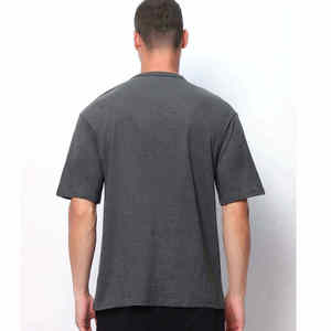 เสื้อยืดผู้ชายสีเทาล้วนแฟชั่นล่าสุดสำหรับผู้ใหญ่ ขายส่ง รับออกแบบ OEM ล้างสีแบบกรด ทรงหลวม - Product Image 6