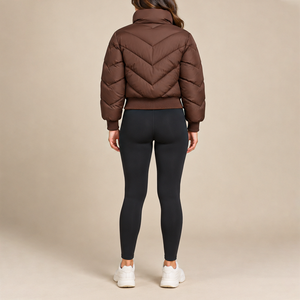 Chaqueta Corta Acolchada de Moda para Mujer, Color Marrón Chocolate, con Bolsillos con Cremallera, Cintura Ajustada y Forro Acolchado, Estilo Bomber Parka - Product Image 2