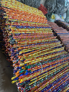 Palo de Escoba de Madera de Eucalipto de Alta Calidad con Cubierta de PVC, Agarre Fuerte y Cómodo - Product Image 5