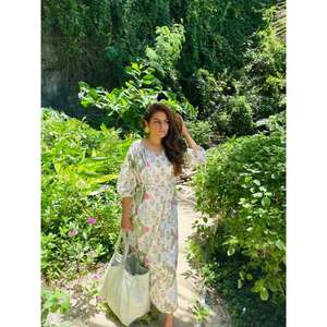 เดรสยาวผ้าฝ้ายแท้เนื้อนุ่ม น้ำหนักเบา ระบายอากาศได้ดี คอวี แขนพอง ลายมัดย้อม สีสันปรับแต่งได้ 100% ระบายอากาศได้ดี - Product Image 6