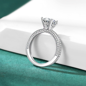 Anillo de Moissanita Redonda de 2 Quilates Chapado en Platino, Anillo de Compromiso Elegante para Mujer con Certificación GRA - Product Image 4