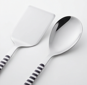 Ensemble de couverts modernes en acier inoxydable avec manches rayées noir et blanc, compatibles lave-vaisselle, pour la restauration et l'usage quotidien - Product Image 3