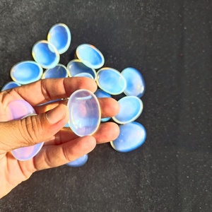 Figuritas de Opalita Hechas a Mano, Ecológicas, de Cambay Art, Cristal Liso de Bolsillo para Trabajo Energético, Mindfulness y Tiendas de Regalos, Venta al Por Mayor - Product Image 1