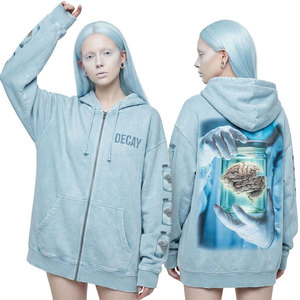 Sudadera con Capucha para Mujer, Color Naranja Coral Sólido, Estilo Desgastado, con Detalle de Telaraña y Pedrería, Gráfico de Zombie Gritando en la Espalda, Lavado Ácido Vintage, 100% Algodón - Product Image 5