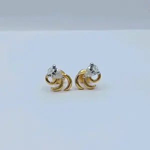 Elegantes Pendientes de Diseño con Forma de Espiral y Acento de Diamante en Forma de Lágrima para Mujer, Oro de 22K, para Uso Diario - Product Image 1