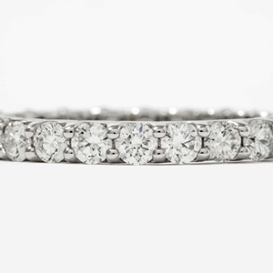 Anillo de Compromiso de Lujo con Diamantes Cultivados en Laboratorio y Zafiro de 1.20ct, Banda de Eternidad de Oro Blanco de 14K, Engaste de Garras, Certificado IGI, Diseño Exclusivo - Product Image 5