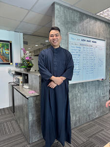 Vente Chaude Thobe Islamique pour Homme Robe Traditionnelle Vêtement Masculin pour Musulmans Accessoire Abaya - Product Image 5