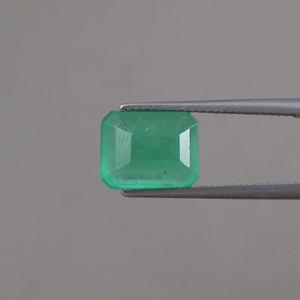 Esmeralda Natural Certificada por Terceros, Venta al Por Mayor, Gema Suelta de 5.02 Quilates, Corte Esmeralda 11.5x9mm, Verde Claro Premium - Product Image 3