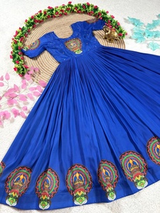 Robe en soie Pulmy inspirée de l'art traditionnel Kathakali avec dupatta brodé - Product Image 5