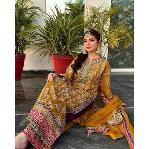 Vêtements indiens et pakistanais de créateur pour la fête Top Bottom et ensemble Dupatta - Product Image 4