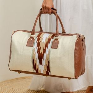 Sac de voyage vintage à la mode en cuir véritable avec fermeture éclair, grande capacité, durable et léger - Product Image 1