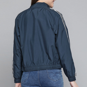Veste bomber classique pour femme en peau de mouton personnalisée, respirante, écologique, réversible, broderie, fermeture éclair durable - Product Image 3