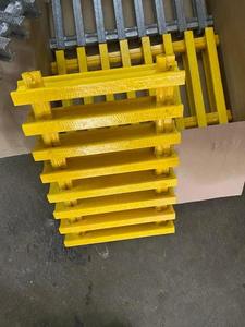Grille en fibre de verre pultrudée professionnelle de 30 millimètres pour plateformes industrielles et passerelles durables résistantes à la corrosion - Product Image 2