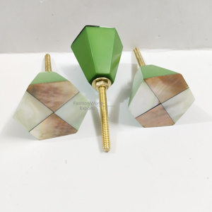 มือจับประตูอะคริลิคสีสันสดใสสไตล์ Boho ลูกบิดมุกทำด้วยมือพร้อมฝังเปลือกหอยธรรมชาติสำหรับตู้หรือห้อง - Product Image 5