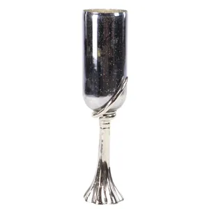 Fabricant d'exportation de porte-bougies décoratifs en métal faits à la main pour les acheteurs B2B internationaux – Porte-bougie argenté avec effet mercure - Product Image 1