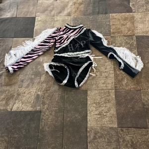 Tenues de majorettes, vêtements de danse, costumes de majorettes, uniformes de danse avec paillettes et franges, uniformes de majorettes personnalisés - Product Image 1