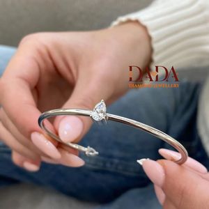 สร้อยข้อมือเพชรเม็ดเดี่ยวลายลูกแพร์ตกแต่งห้องแล็บแบบคลาสสิกเครื่องประดับเพชรหรูหราหรูหราสำหรับผู้หญิง - Product Image 6