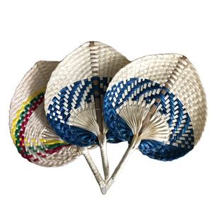 Abanico Plegable de Bambú con Patrón Floral Hecho a Mano Elegante Artesanía Vietnamita Experiencia Cultural Proveedor Premium 99 Datos Dorados - Product Image 1