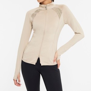 Chemise de compétition équestre de haute qualité, extensible dans 4 directions, en tissu technique doux au toucher, idéale pour la compétition et les spectacles. - Product Image 1
