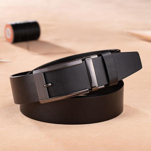 Ceinture en cuir de vachette véritable vintage écologique avec boucle à ardillon en cuivre pour homme, fabriquée sur mesure - Product Image 3