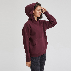Proveedor mayorista ofrece sudaderas gráficas para mujer 100% algodón con logotipo personalizado y servicio profesional para importadores B2B. - Product Image 4