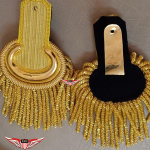 Epaulettes de Lujo Personalizadas de la Marca KEW, Bordadas a Mano, Ecológicas, Vintage, con Flecos de Oro, para Ceremonias - Product Image 4