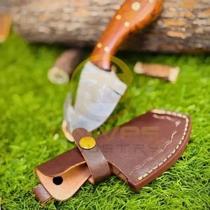 Couteau de chasse artisanal en acier Damas, manche en bois naturel, couteau à dépecer pour usage extérieur - Product Image 2