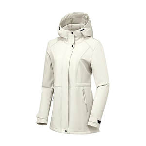 Chaqueta Softshell Ligera para Mujer, Hecha a Medida, Duradera, Cómoda y Adaptada a su Talla Exacta para Actividades al Aire Libre - Product Image 1