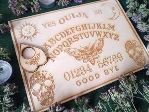 Tavola da 12 pollici Ouija con la testa della morte falena e luna dal legno gotico o decorazione strega spirito gioco occulto pratica regalo di Halloween - Product Image 2
