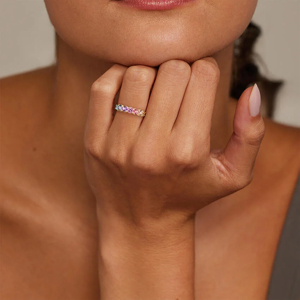 Bague en or jaune pour femme avec pierres précieuses multicolores, style classique, à porter au quotidien - Product Image 4