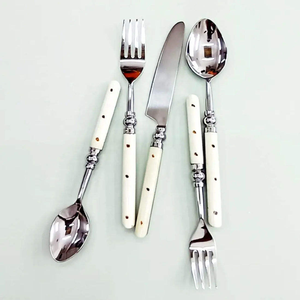 Ensemble de couverts en métal avec cuillère, fourchette et couteau en acier inoxydable pour restaurant, hôtel, mariage et traiteur - Product Image 6