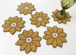 Sous-verres en perles faits à la main en forme d'abeille |   Décoration de table inspirée de la nature par whimsy art craft - Product Image 5