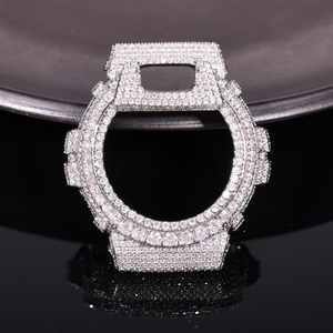 Accessoires de montre personnalisés : Boîtier en moissanite, Lunette en laiton massif entièrement sertie de diamants, compatible testeur de diamant, Lunette dorée pour montre entièrement sertie de diamants - Product Image 3