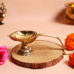 Elegant Brass Aarti Diya with Long Handle Traditional Handheld Oil Lamp for Pooja <b>Mandir</b> Home Temple Office Daily Worship Diwali - Product Image 3