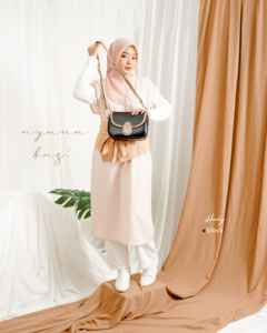 Sac à bandoulière/crossbody Hody Ayana en cuir synthétique de qualité supérieure avec longue sangle tressée, fermeture à glissière, doublure en satin - Toutes saisons - Product Image 1