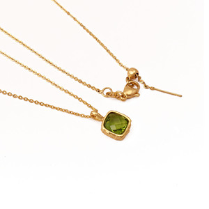 Pendentif solitaire en pierre précieuse péridot vert - Plaqué or 18 carats - Facettes coussin - Colliers délicats - Bijoux élégants bohèmes pour femmes R - Product Image 3