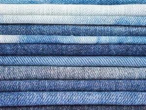 Jeans de punto para hombre al por mayor, de alta calidad, estilo urbano, corte recto, con efecto desgastado y lavado sucio, tiro medio. - Product Image 6