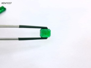 Esmeralda Natural de Zambia, Corte Octogonal Facetado, 3A, 5.50ct, Gema Suelta de Alta Calidad para Diseño de Colgante - Product Image 4