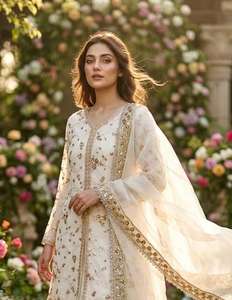 Conjunto de Salwar Kameez de Diseño Premium para Fiestas y Bodas, Top de Seda Pura, Pantalones Palazzo y Dupatta con Bordado y Adornos de Moti - Product Image 2