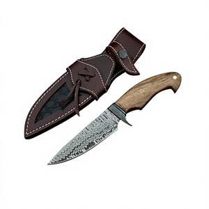 Cuchillo de caza Bushcraft hecho a mano en Damasco |   Cuchillo de Supervivencia para Campismo y Actividades al Aire Libre con Mango de Madera y Hoja de Punta Caída - Product Image 1