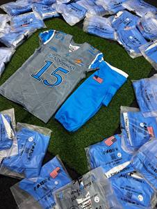 ชุดเสื้อฟุตบอลออลอเมริกันสำหรับผู้หญิง Athletic Force 1 แบบไม่มีแขน คอวี ระบายเหงื่อได้ดี สีเทา-น้ำเงิน เบอร์ 15 - Product Image 2