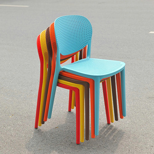 Chaise de jardin en plastique moulé moderne haut de gamme de couleur jaune avec trous - Imperméable, durable, confortable et empilable, mobilier d'extérieur - Product Image 2