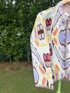 เสื้อแจ็คเก็ตผ้ากำมะหยี่บุผ้าฝ้ายแบบพรีเมียมสำหรับทุกเพศ |   ชั้นเสื้อผ้าลำลองน้ำหนักเบาทำมือ |   เสื้อผ้าบูติกดีไซเนอร์ |   ผู้ผลิตแบบ OEM - Product Image 3