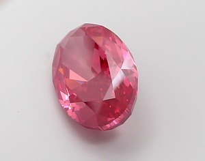 Diamant CVD de laboratoire de luxe, de forme ovale modifiée, rouge vif fantaisie, 7,52 carats, clarté VS1, polissage excellent, diamant non monté - Product Image 2
